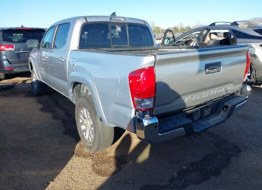 Photo 3 of 2016 Toyota Tacoma SR (VIN 5TFAX5GN7GX068344)
