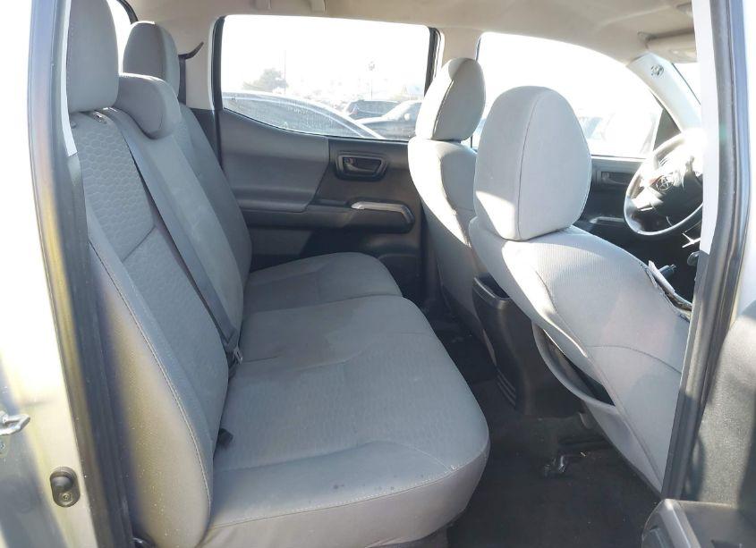 Photo 8 of 2016 Toyota Tacoma SR (VIN 5TFAX5GN7GX068344)
