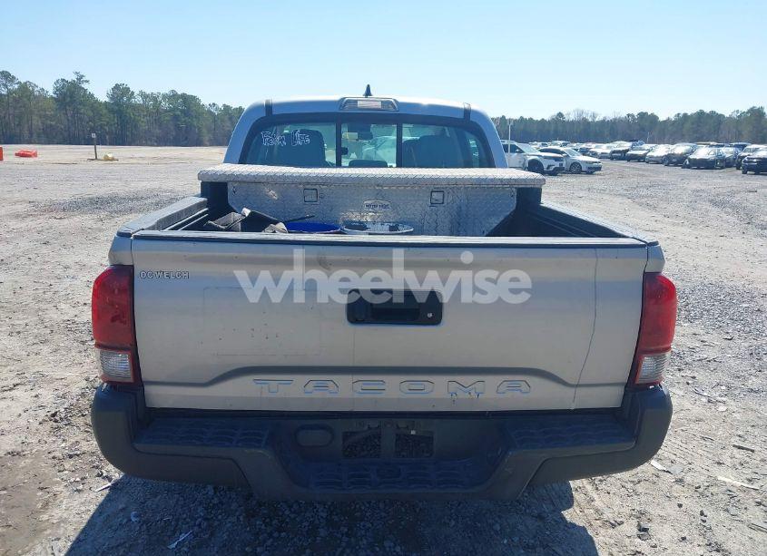 Photo 17 of 2017 Toyota Tacoma SR (VIN 5TFAX5GN7HX101599)