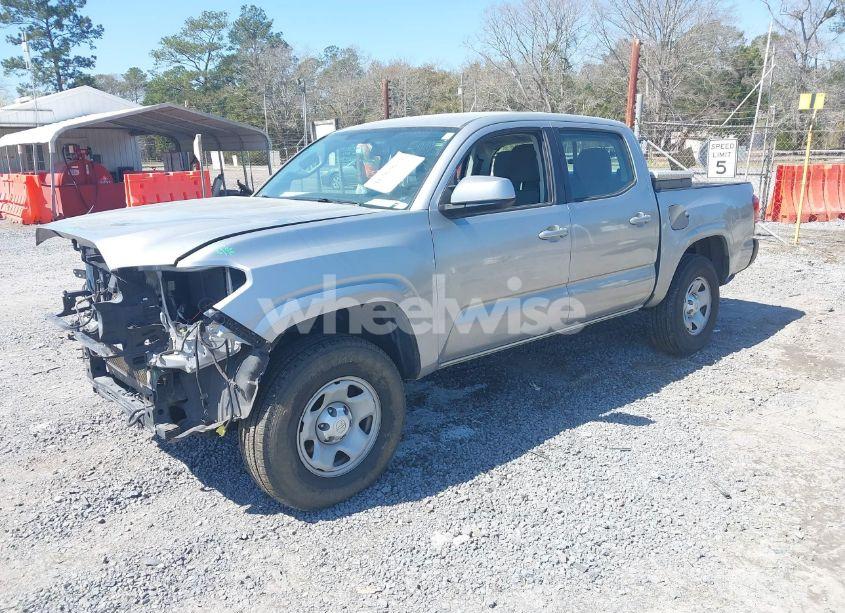 Photo 2 of 2017 Toyota Tacoma SR (VIN 5TFAX5GN7HX101599)