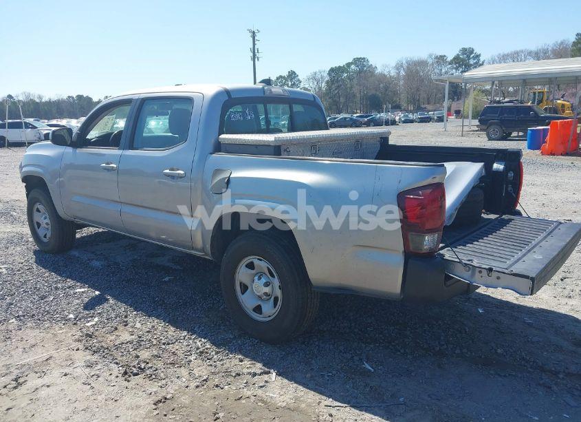 Photo 3 of 2017 Toyota Tacoma SR (VIN 5TFAX5GN7HX101599)