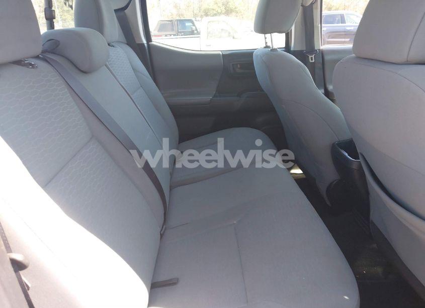 Photo 8 of 2017 Toyota Tacoma SR (VIN 5TFAX5GN7HX101599)