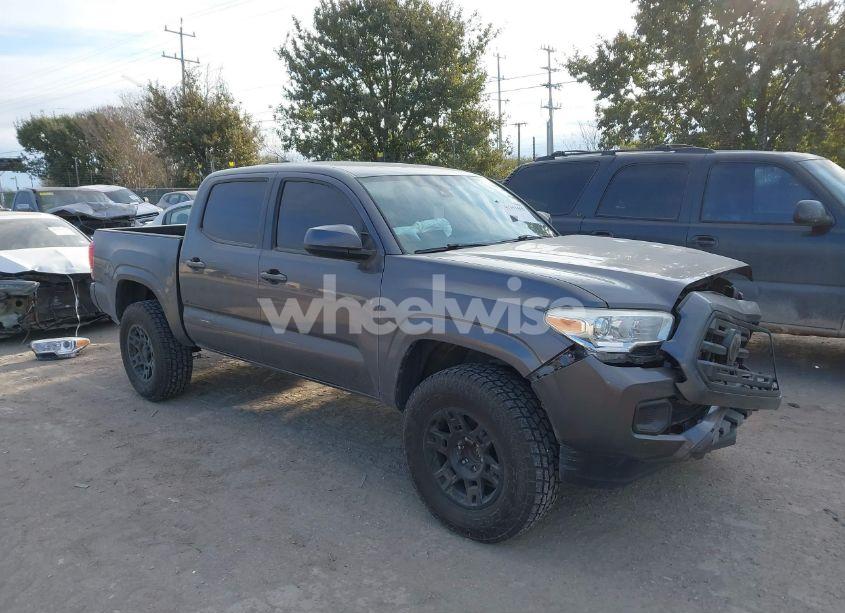 2018 Toyota Tacoma SR (VIN 5TFAX5GN7JX110700) main photo