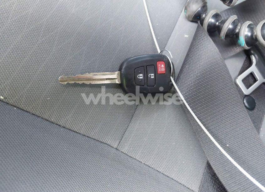 Photo 11 of 2018 Toyota Tacoma SR (VIN 5TFAX5GN7JX110700)