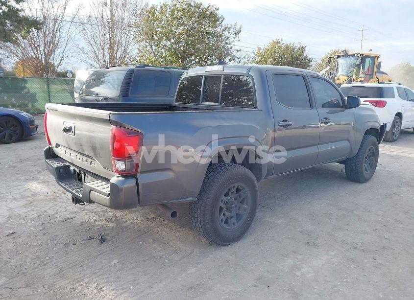 Photo 4 of 2018 Toyota Tacoma SR (VIN 5TFAX5GN7JX110700)