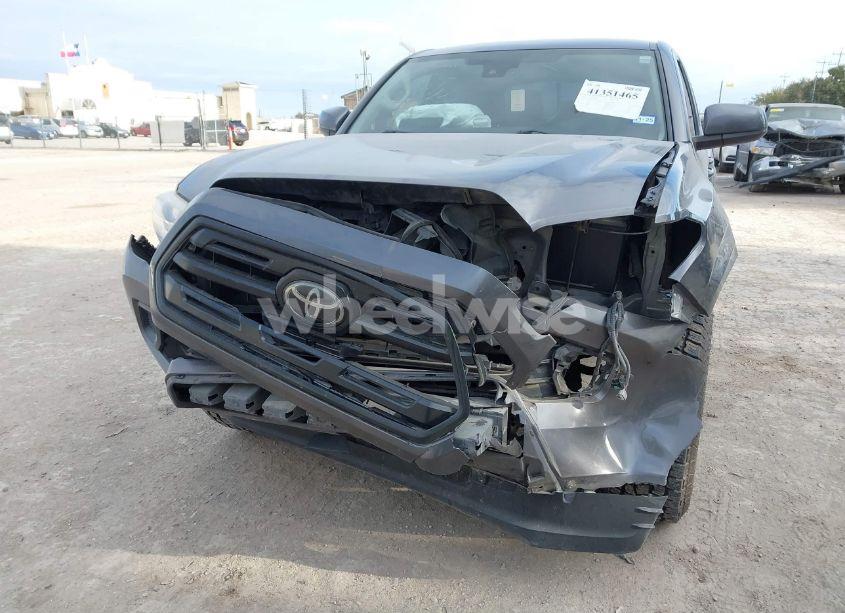 Photo 6 of 2018 Toyota Tacoma SR (VIN 5TFAX5GN7JX110700)