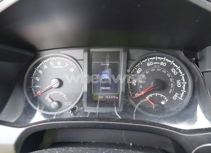 Photo 7 of 2018 Toyota Tacoma SR (VIN 5TFAX5GN7JX110700)