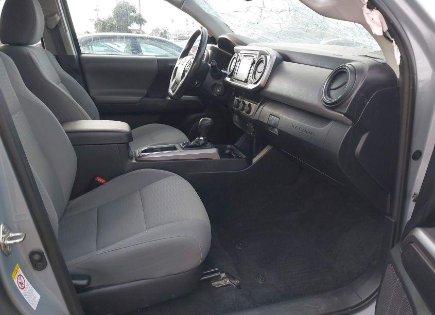 Photo 5 of 2019 Toyota Tacoma SR5 (VIN 5TFAX5GN7KX136585)