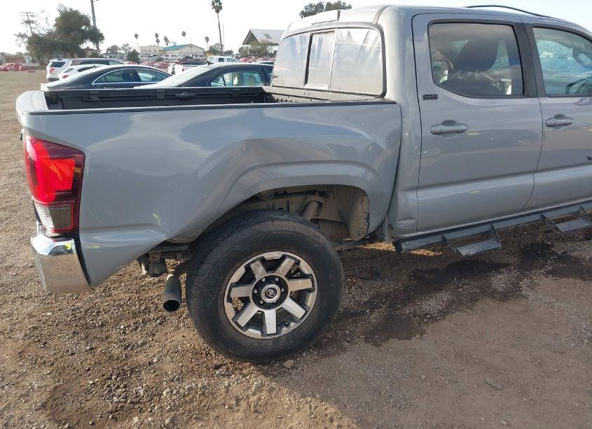 Photo 6 of 2019 Toyota Tacoma SR5 (VIN 5TFAX5GN7KX136585)