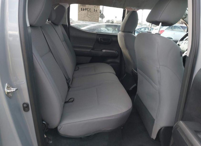 Photo 8 of 2019 Toyota Tacoma SR5 (VIN 5TFAX5GN7KX136585)