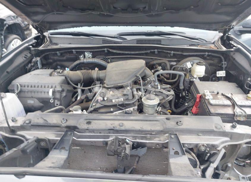 Photo 10 of 2020 Toyota Tacoma SR (VIN 5TFAX5GN7LX185898)