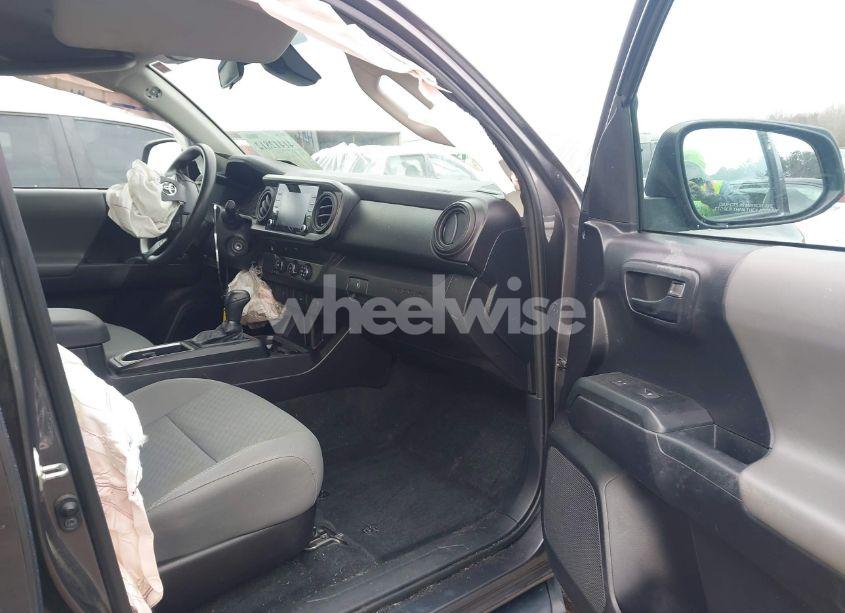 Photo 5 of 2020 Toyota Tacoma SR (VIN 5TFAX5GN7LX185898)