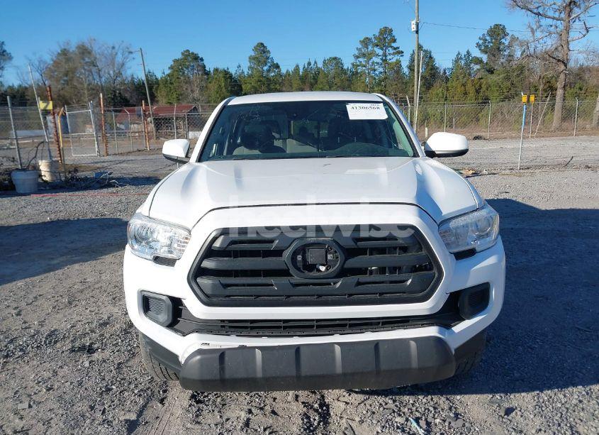 Photo 12 of 2018 Toyota Tacoma SR (VIN 5TFAX5GN8JX104484)