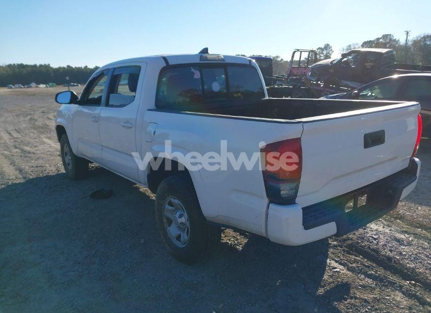 Photo 3 of 2018 Toyota Tacoma SR (VIN 5TFAX5GN8JX104484)