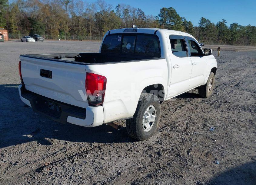 Photo 4 of 2018 Toyota Tacoma SR (VIN 5TFAX5GN8JX104484)