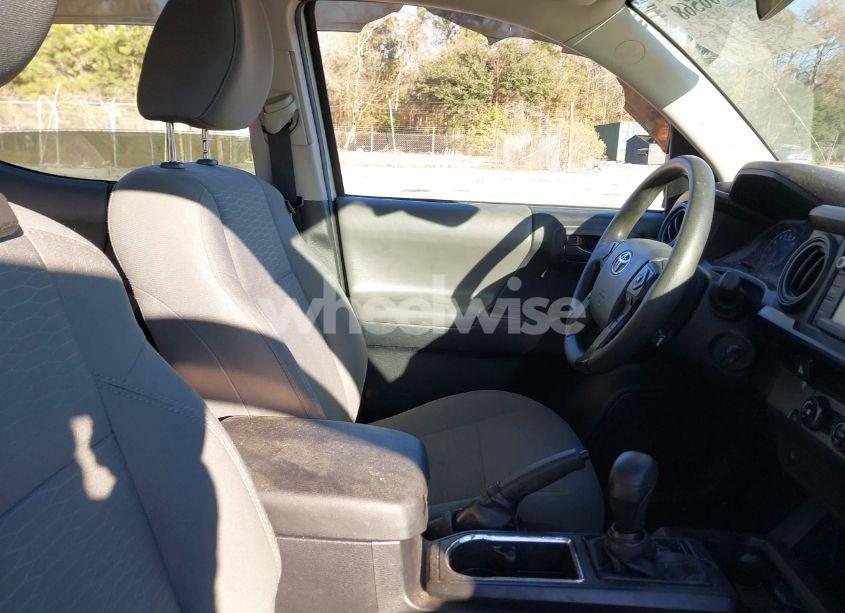 Photo 5 of 2018 Toyota Tacoma SR (VIN 5TFAX5GN8JX104484)