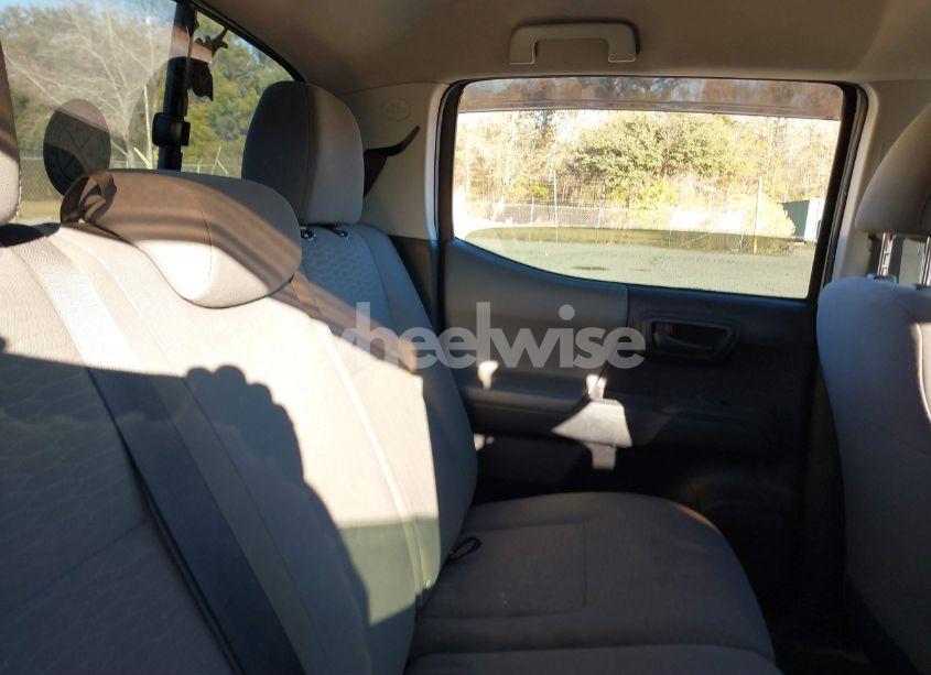 Photo 8 of 2018 Toyota Tacoma SR (VIN 5TFAX5GN8JX104484)