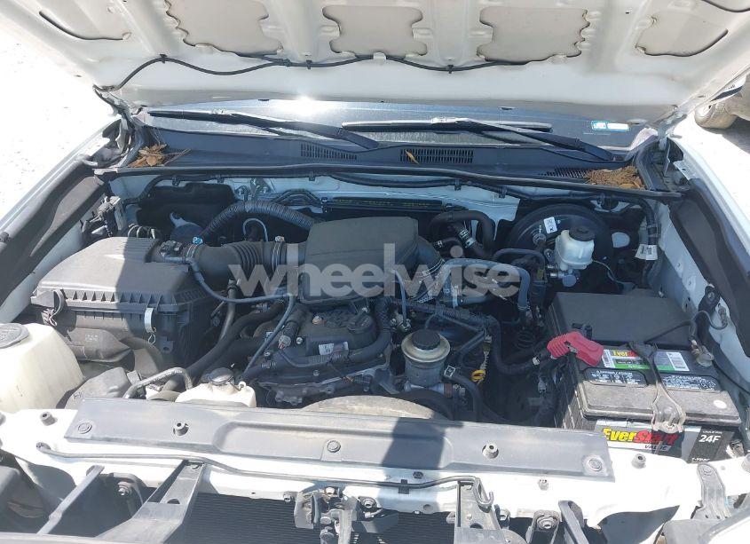 Photo 10 of 2018 Toyota Tacoma SR (VIN 5TFAX5GN8JX124041)