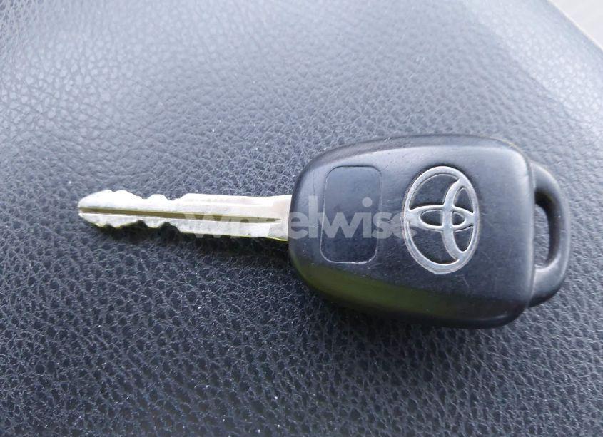 Photo 11 of 2018 Toyota Tacoma SR (VIN 5TFAX5GN8JX124041)