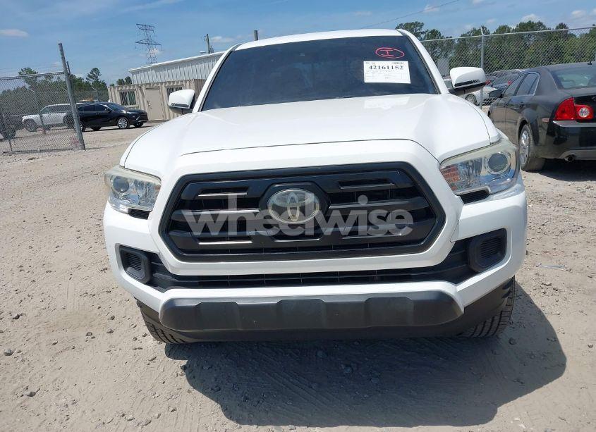 Photo 12 of 2018 Toyota Tacoma SR (VIN 5TFAX5GN8JX124041)