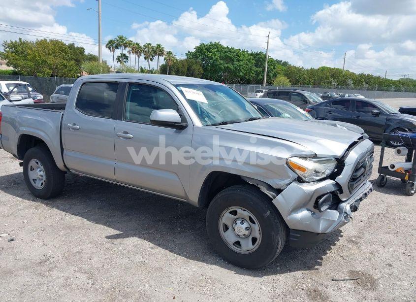 2019 Toyota Tacoma SR (VIN 5TFAX5GN8KX148101) main photo