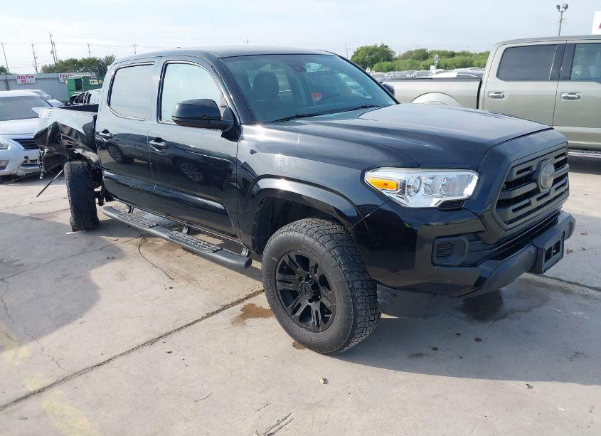 2019 Toyota Tacoma SR (VIN 5TFAX5GN8KX158627) main photo