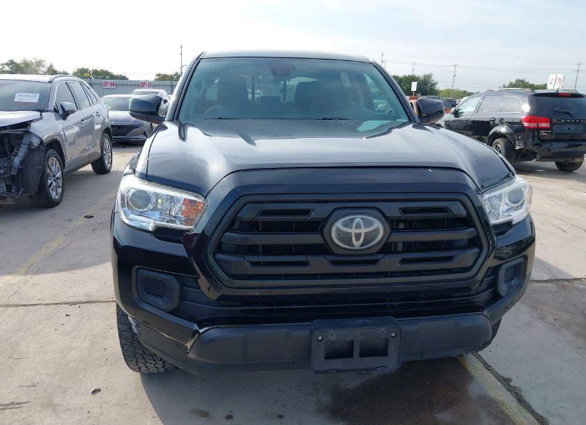 Photo 13 of 2019 Toyota Tacoma SR (VIN 5TFAX5GN8KX158627)