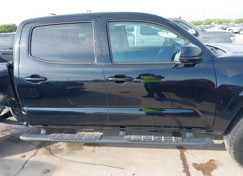 Photo 14 of 2019 Toyota Tacoma SR (VIN 5TFAX5GN8KX158627)