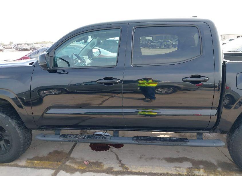 Photo 15 of 2019 Toyota Tacoma SR (VIN 5TFAX5GN8KX158627)
