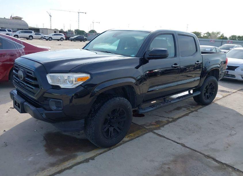 Photo 2 of 2019 Toyota Tacoma SR (VIN 5TFAX5GN8KX158627)