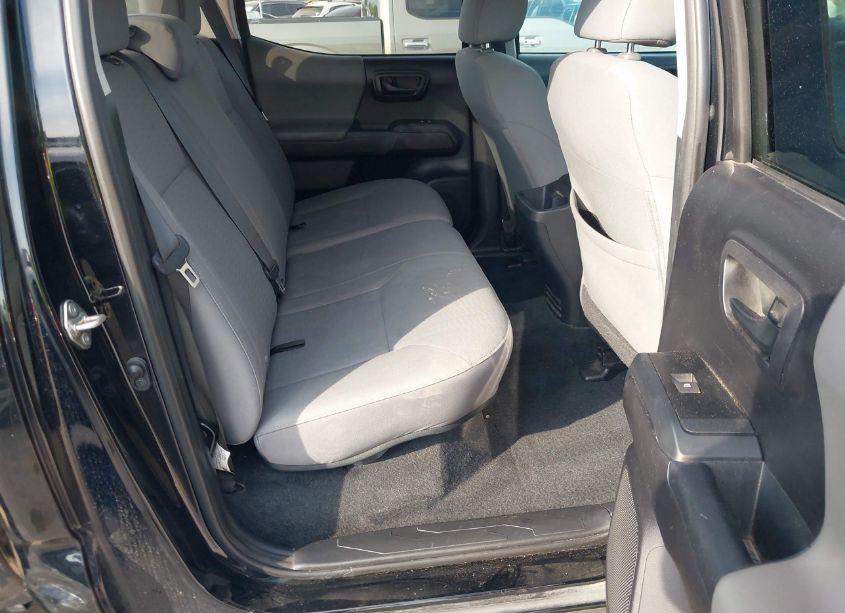 Photo 8 of 2019 Toyota Tacoma SR (VIN 5TFAX5GN8KX158627)