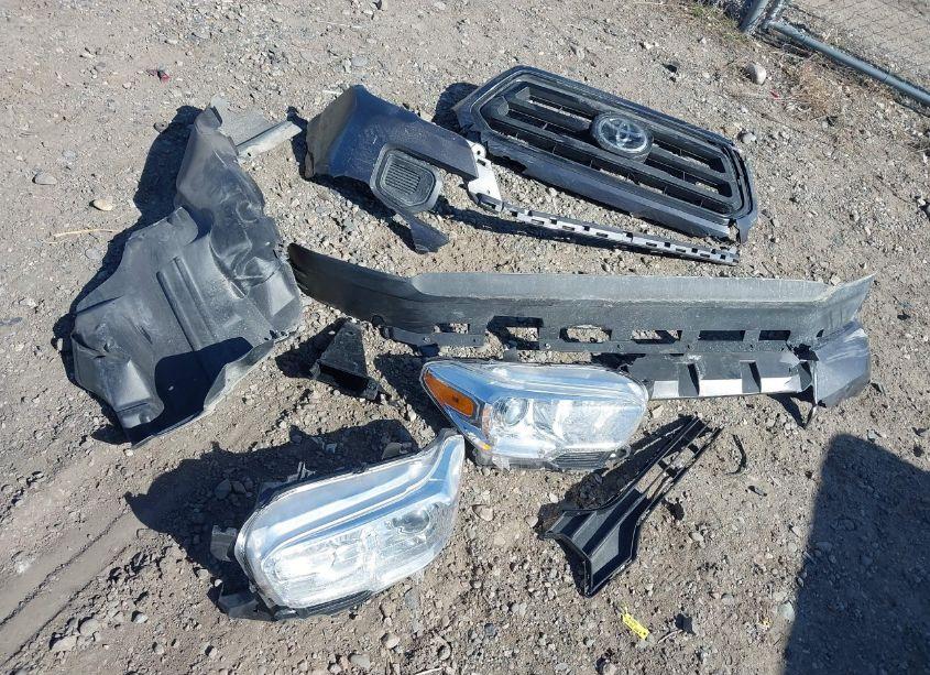 Photo 8 of 2020 Toyota Tacoma SR (VIN 5TFAX5GN8LX172593)