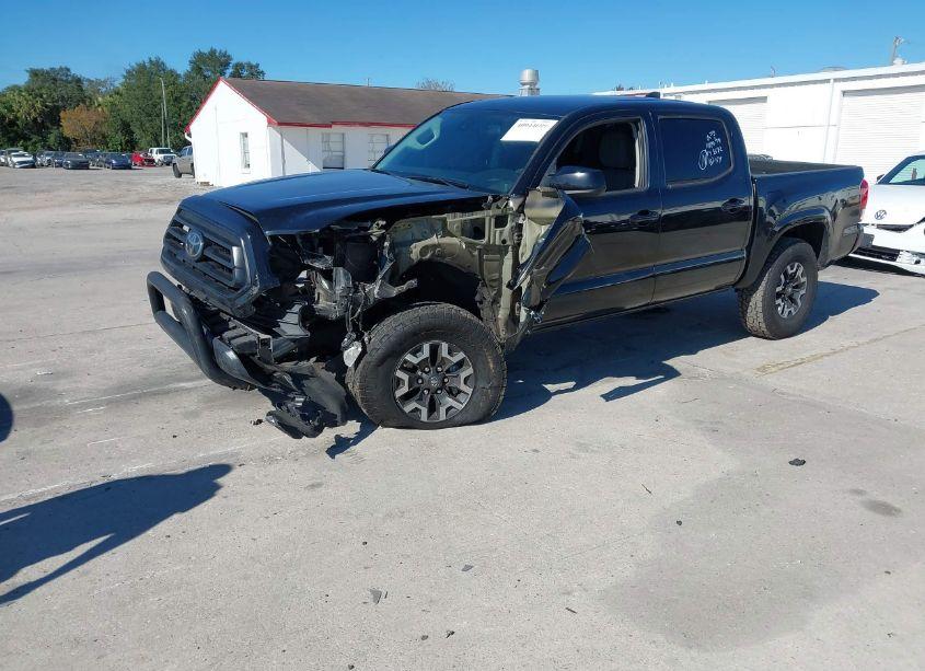 Photo 2 of 2020 Toyota Tacoma SR (VIN 5TFAX5GN8LX185344)