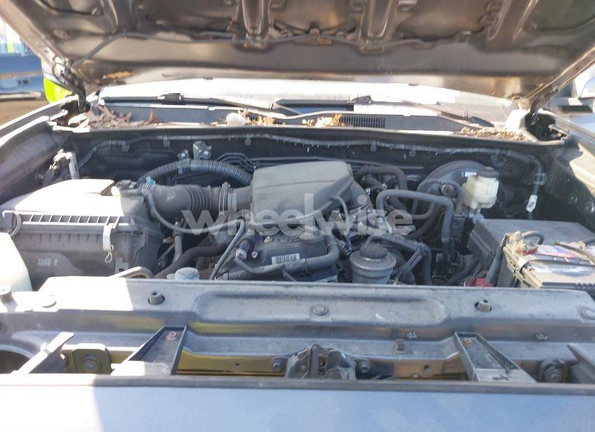 Photo 10 of 2017 Toyota Tacoma SR (VIN 5TFAX5GN9HX078780)