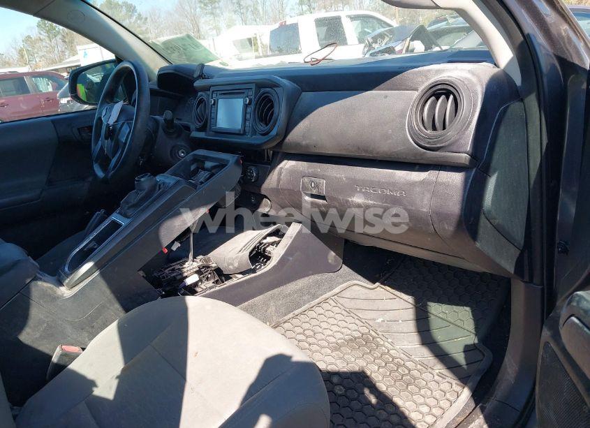 Photo 5 of 2017 Toyota Tacoma SR (VIN 5TFAX5GN9HX078780)