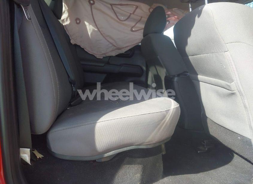 Photo 8 of 2020 Toyota Tacoma SR (VIN 5TFAX5GN9LX174305)