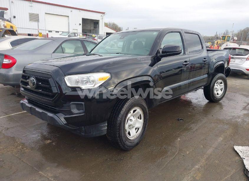 Photo 2 of 2020 Toyota Tacoma SR (VIN 5TFAX5GN9LX185644)