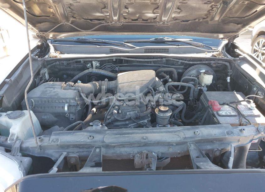 Photo 10 of 2016 Toyota Tacoma SR (VIN 5TFAX5GNXGX070198)