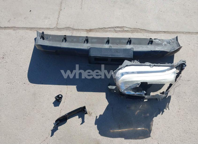 Photo 12 of 2016 Toyota Tacoma SR (VIN 5TFAX5GNXGX070198)