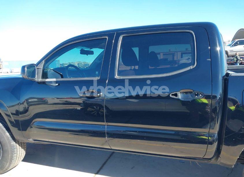 Photo 15 of 2016 Toyota Tacoma SR (VIN 5TFAX5GNXGX070198)