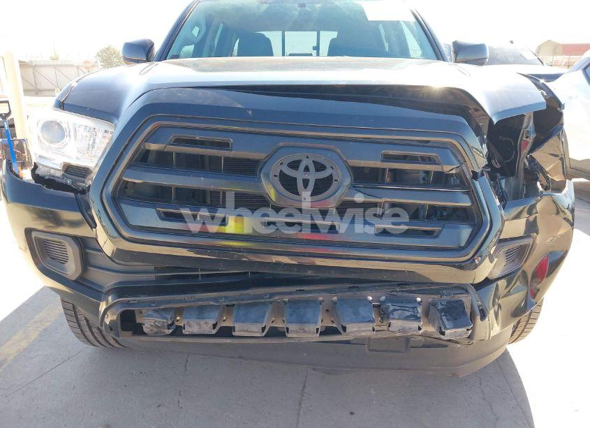 Photo 18 of 2016 Toyota Tacoma SR (VIN 5TFAX5GNXGX070198)