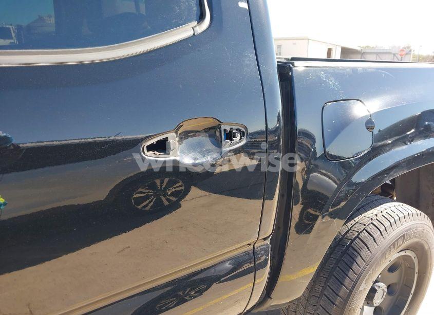 Photo 19 of 2016 Toyota Tacoma SR (VIN 5TFAX5GNXGX070198)