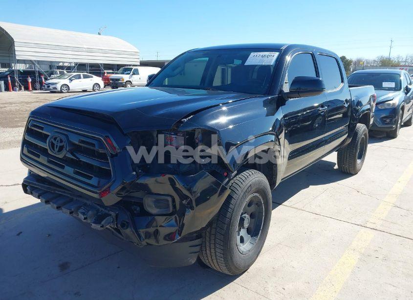 Photo 2 of 2016 Toyota Tacoma SR (VIN 5TFAX5GNXGX070198)