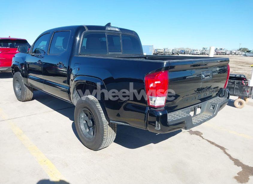 Photo 3 of 2016 Toyota Tacoma SR (VIN 5TFAX5GNXGX070198)