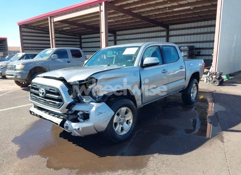 Photo 2 of 2017 Toyota Tacoma SR5 (VIN 5TFAX5GNXHX098715)