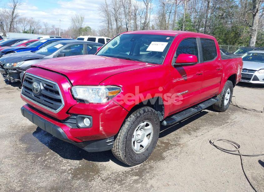 Photo 2 of 2019 Toyota Tacoma SR5 (VIN 5TFAX5GNXKX134376)