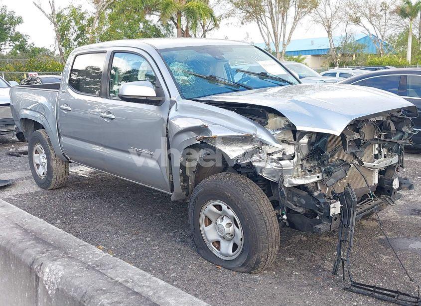 2019 Toyota Tacoma SR5 (VIN 5TFAX5GNXKX139433) main photo