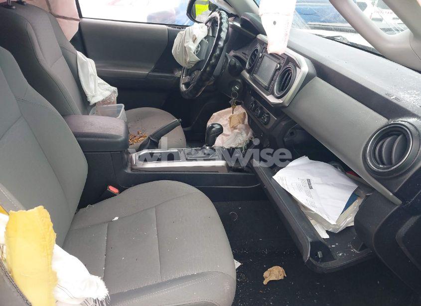Photo 5 of 2019 Toyota Tacoma SR5 (VIN 5TFAX5GNXKX139433)