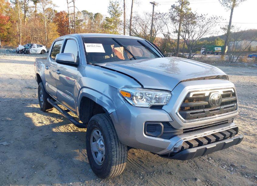 2019 Toyota Tacoma SR (VIN 5TFAX5GNXKX161996) main photo