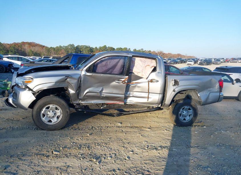 Photo 14 of 2019 Toyota Tacoma SR (VIN 5TFAX5GNXKX161996)